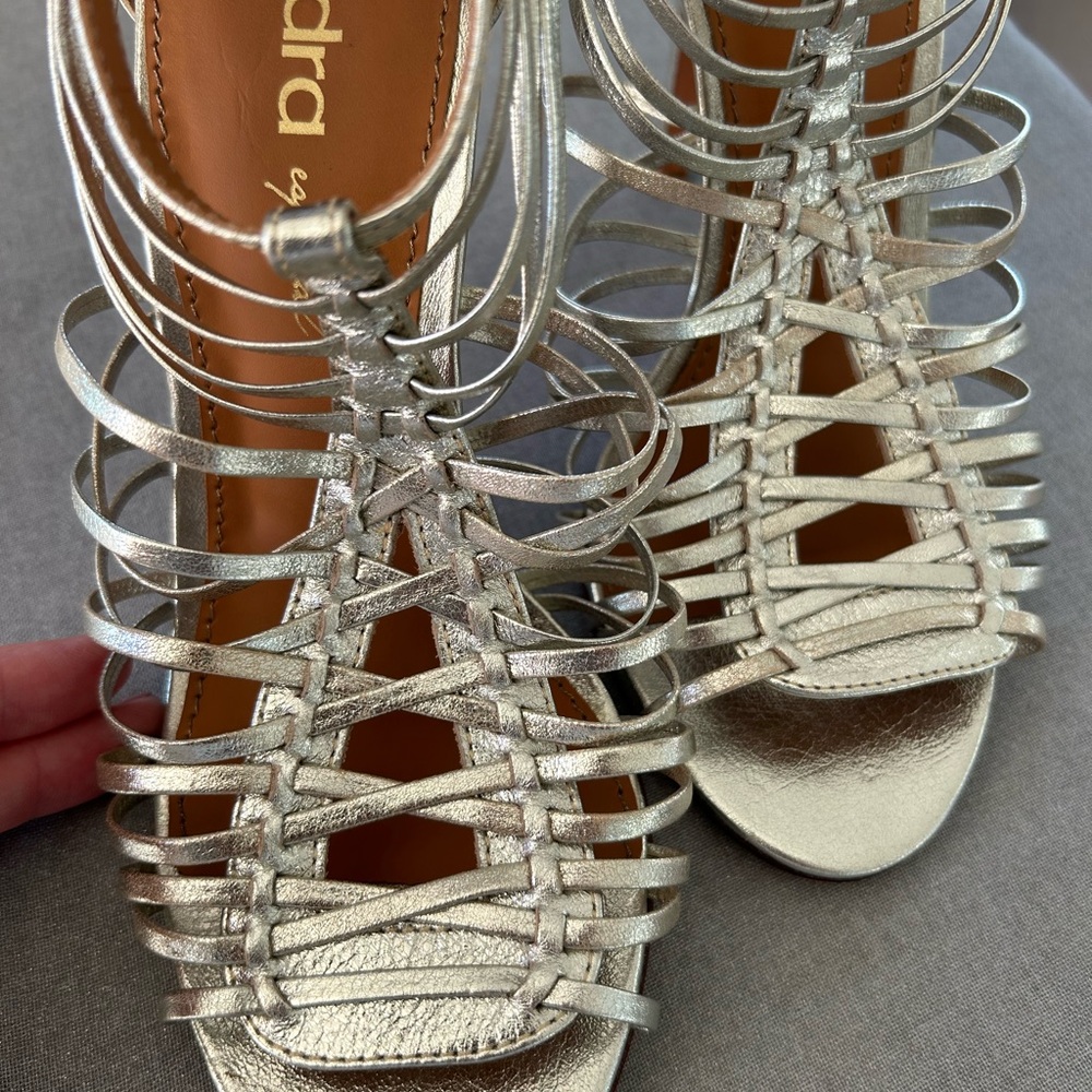 Esdra Silver leather heels US Size 7 NWOT - Picture 8 of 8